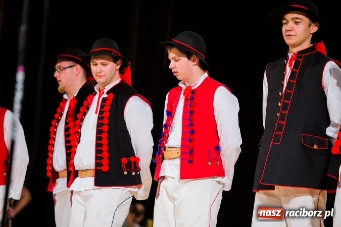 Zdjęcie w galerii na portalu naszraciborz.pl: Zesp&oacute;ł Taneczny Łężczok ma już dwadzieścia lat. Urodziny świętował hucznie podczas gali w Raciborskim Centrum Kultury wiadomości z regionu