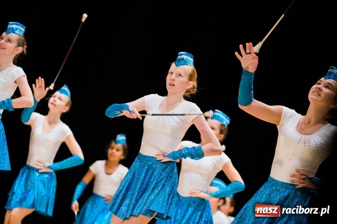 Zdjęcie w galerii na portalu naszraciborz.pl: Zesp&oacute;ł Taneczny Łężczok ma już dwadzieścia lat. Urodziny świętował hucznie podczas gali w Raciborskim Centrum Kultury wiadomości z regionu