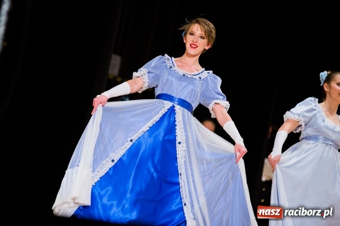 Zdjęcie w galerii na portalu naszraciborz.pl: Zesp&oacute;ł Taneczny Łężczok ma już dwadzieścia lat. Urodziny świętował hucznie podczas gali w Raciborskim Centrum Kultury wiadomości z regionu