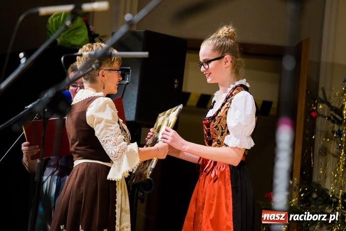 Zdjęcie w galerii na portalu naszraciborz.pl: Zesp&oacute;ł Taneczny Łężczok ma już dwadzieścia lat. Urodziny świętował hucznie podczas gali w Raciborskim Centrum Kultury wiadomości z regionu