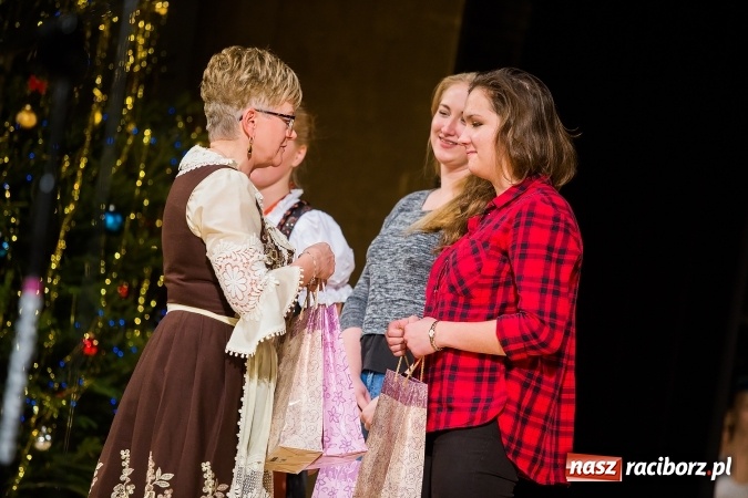 Zdjęcie w galerii na portalu naszraciborz.pl: Zesp&oacute;ł Taneczny Łężczok ma już dwadzieścia lat. Urodziny świętował hucznie podczas gali w Raciborskim Centrum Kultury wiadomości z regionu