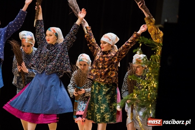 Zdjęcie w galerii na portalu naszraciborz.pl: Zesp&oacute;ł Taneczny Łężczok ma już dwadzieścia lat. Urodziny świętował hucznie podczas gali w Raciborskim Centrum Kultury wiadomości z regionu