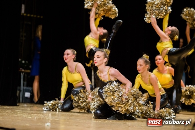 Zdjęcie w galerii na portalu naszraciborz.pl: Zesp&oacute;ł Taneczny Łężczok ma już dwadzieścia lat. Urodziny świętował hucznie podczas gali w Raciborskim Centrum Kultury wiadomości z regionu