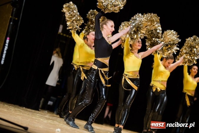 Zdjęcie w galerii na portalu naszraciborz.pl: Zesp&oacute;ł Taneczny Łężczok ma już dwadzieścia lat. Urodziny świętował hucznie podczas gali w Raciborskim Centrum Kultury wiadomości z regionu