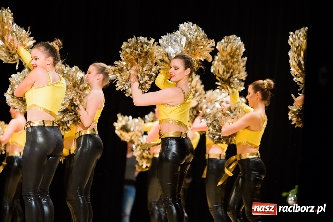 Zdjęcie w galerii na portalu naszraciborz.pl: Zesp&oacute;ł Taneczny Łężczok ma już dwadzieścia lat. Urodziny świętował hucznie podczas gali w Raciborskim Centrum Kultury wiadomości z regionu