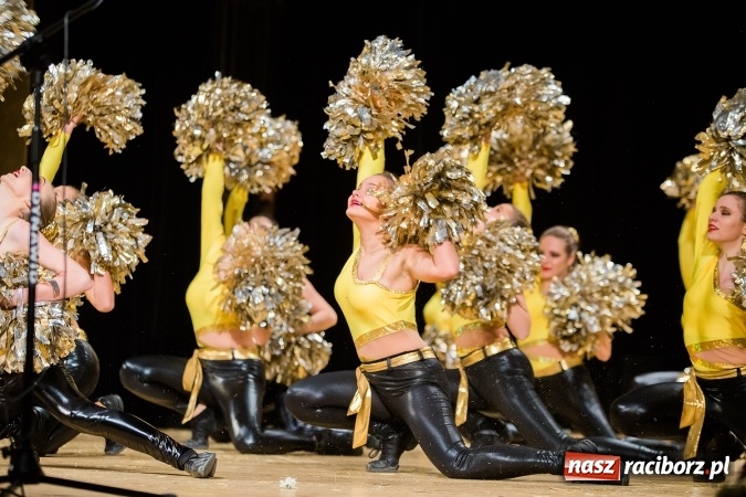 Zdjęcie w galerii na portalu naszraciborz.pl: Zesp&oacute;ł Taneczny Łężczok ma już dwadzieścia lat. Urodziny świętował hucznie podczas gali w Raciborskim Centrum Kultury wiadomości z regionu