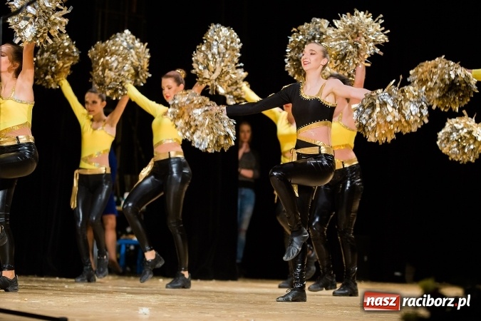 Zdjęcie w galerii na portalu naszraciborz.pl: Zesp&oacute;ł Taneczny Łężczok ma już dwadzieścia lat. Urodziny świętował hucznie podczas gali w Raciborskim Centrum Kultury wiadomości z regionu