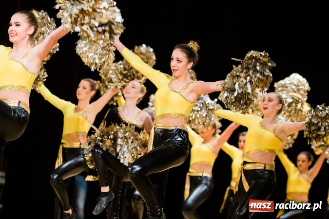 Zdjęcie w galerii na portalu naszraciborz.pl: Zesp&oacute;ł Taneczny Łężczok ma już dwadzieścia lat. Urodziny świętował hucznie podczas gali w Raciborskim Centrum Kultury wiadomości z regionu