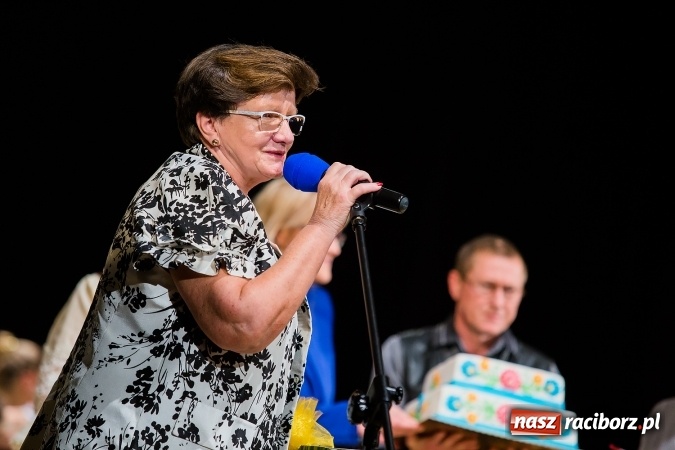 Zdjęcie w galerii na portalu naszraciborz.pl: Zesp&oacute;ł Taneczny Łężczok ma już dwadzieścia lat. Urodziny świętował hucznie podczas gali w Raciborskim Centrum Kultury wiadomości z regionu