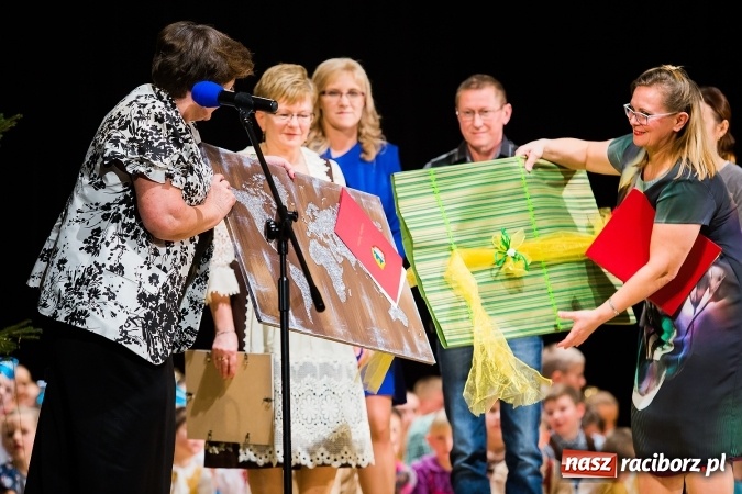 Zdjęcie w galerii na portalu naszraciborz.pl: Zesp&oacute;ł Taneczny Łężczok ma już dwadzieścia lat. Urodziny świętował hucznie podczas gali w Raciborskim Centrum Kultury wiadomości z regionu