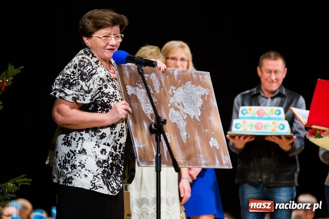 Zdjęcie w galerii na portalu naszraciborz.pl: Zesp&oacute;ł Taneczny Łężczok ma już dwadzieścia lat. Urodziny świętował hucznie podczas gali w Raciborskim Centrum Kultury wiadomości z regionu