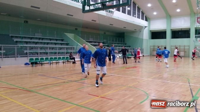 Zdjęcie w galerii na portalu naszraciborz.pl: Koszykówka. Zabrakło łutu szczęścia i 1 punktu  wiadomości z regionu