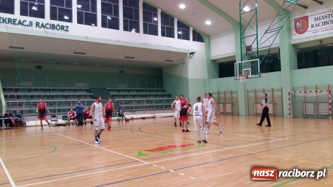 Zdjęcie w galerii na portalu naszraciborz.pl: Koszykówka. Zabrakło łutu szczęścia i 1 punktu  wiadomości z regionu