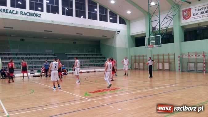 Zdjęcie w galerii na portalu naszraciborz.pl: Koszykówka. Zabrakło łutu szczęścia i 1 punktu  wiadomości z regionu
