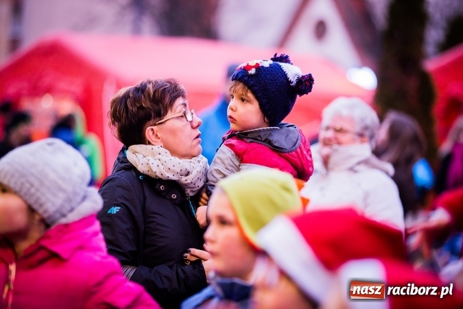 Zdjęcie w galerii na portalu naszraciborz.pl: Z wizytą na raciborskim jarmarku bożonarodzeniowym FOTO wiadomości z regionu