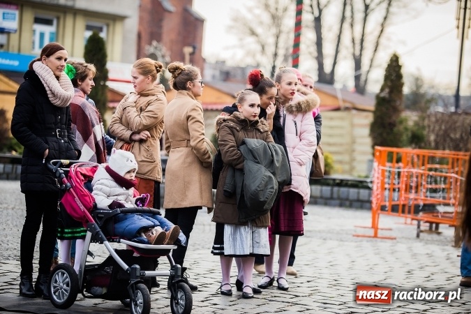 Zdjęcie w galerii na portalu naszraciborz.pl: Z wizytą na raciborskim jarmarku bożonarodzeniowym FOTO wiadomości z regionu