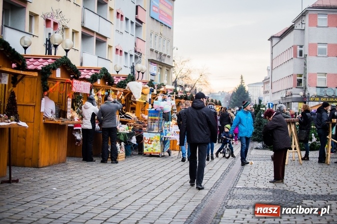 Zdjęcie w galerii na portalu naszraciborz.pl: Z wizytą na raciborskim jarmarku bożonarodzeniowym FOTO wiadomości z regionu