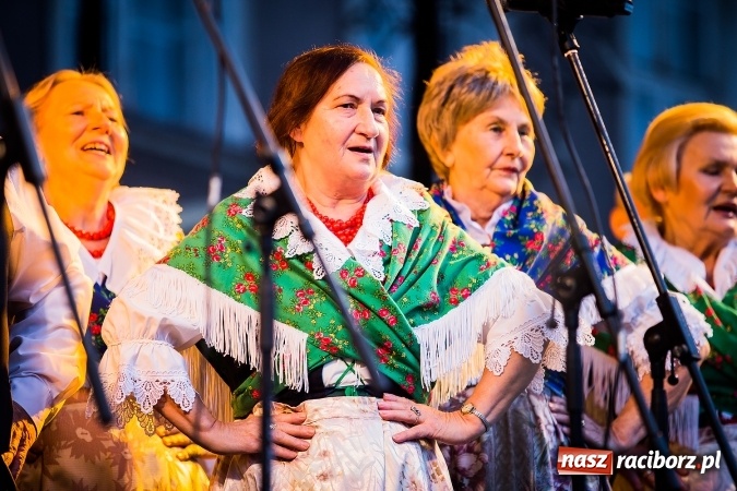 Zdjęcie w galerii na portalu naszraciborz.pl: Z wizytą na raciborskim jarmarku bożonarodzeniowym FOTO wiadomości z regionu