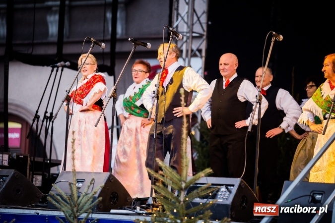 Zdjęcie w galerii na portalu naszraciborz.pl: Z wizytą na raciborskim jarmarku bożonarodzeniowym FOTO wiadomości z regionu