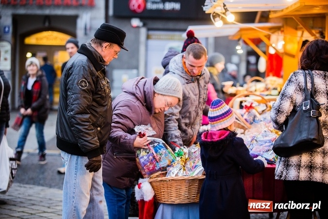 Zdjęcie w galerii na portalu naszraciborz.pl: Z wizytą na raciborskim jarmarku bożonarodzeniowym FOTO wiadomości z regionu