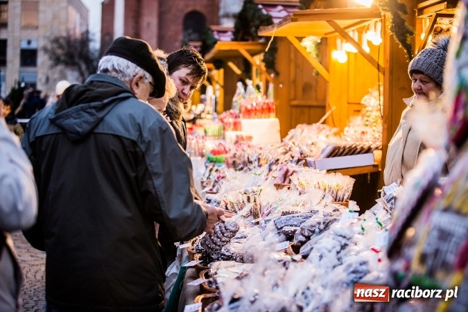 Zdjęcie w galerii na portalu naszraciborz.pl: Z wizytą na raciborskim jarmarku bożonarodzeniowym FOTO wiadomości z regionu