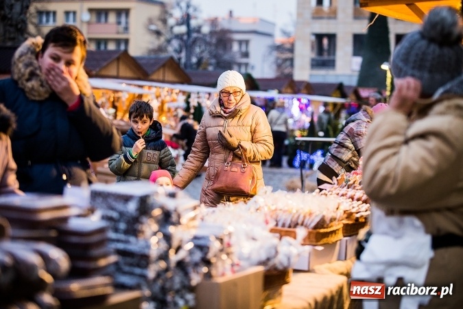 Zdjęcie w galerii na portalu naszraciborz.pl: Z wizytą na raciborskim jarmarku bożonarodzeniowym FOTO wiadomości z regionu