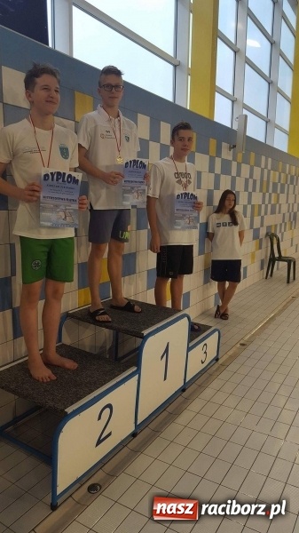 Zdjęcie w galerii na portalu naszraciborz.pl: Pływanie. 13 medali 13-latków z Raciborza  wiadomości z regionu