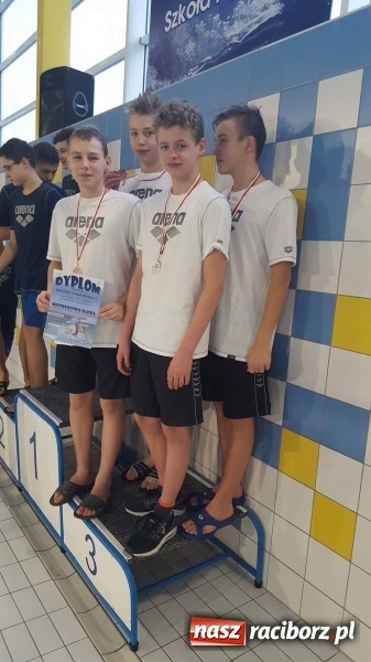 Zdjęcie w galerii na portalu naszraciborz.pl: Pływanie. 13 medali 13-latków z Raciborza  wiadomości z regionu