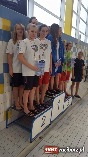 Zdjęcie w galerii na portalu naszraciborz.pl: Pływanie. 13 medali 13-latków z Raciborza  wiadomości z regionu