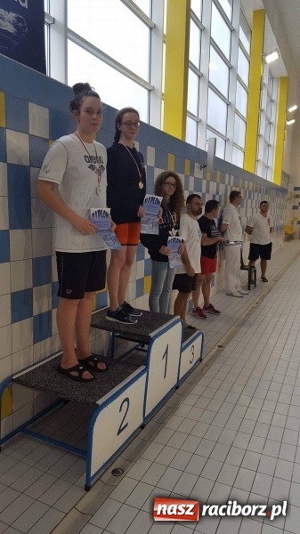 Zdjęcie w galerii na portalu naszraciborz.pl: Pływanie. 13 medali 13-latków z Raciborza  wiadomości z regionu