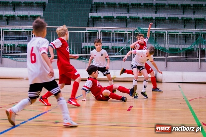 Zdjęcie w galerii na portalu naszraciborz.pl: Unia Racibórz z Pucharem Starosty Raciborskiego wiadomości z regionu