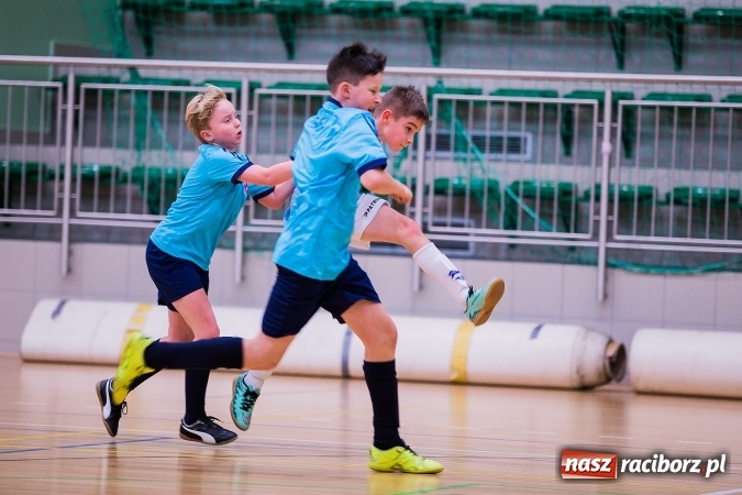 Zdjęcie w galerii na portalu naszraciborz.pl: Unia Racibórz z Pucharem Starosty Raciborskiego wiadomości z regionu