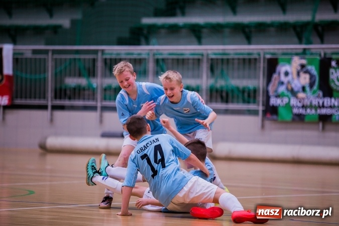 Zdjęcie w galerii na portalu naszraciborz.pl: Unia Racibórz z Pucharem Starosty Raciborskiego wiadomości z regionu