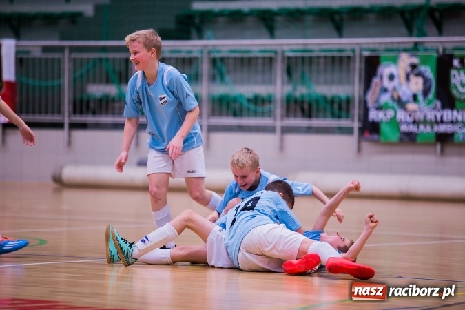 Zdjęcie w galerii na portalu naszraciborz.pl: Unia Racibórz z Pucharem Starosty Raciborskiego wiadomości z regionu