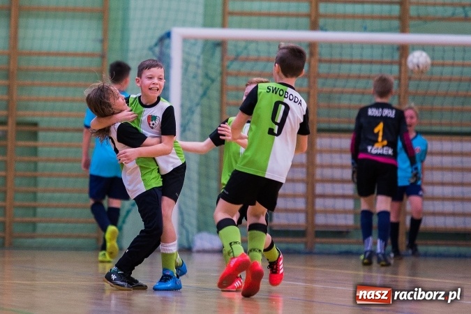 Zdjęcie w galerii na portalu naszraciborz.pl: Unia Racibórz z Pucharem Starosty Raciborskiego wiadomości z regionu