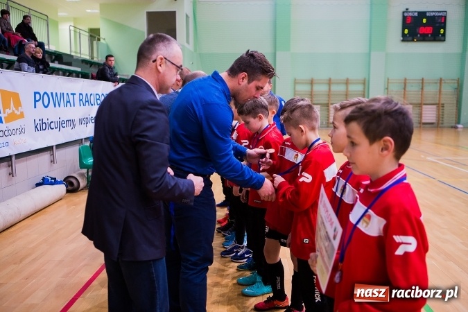 Zdjęcie w galerii na portalu naszraciborz.pl: Unia Racibórz z Pucharem Starosty Raciborskiego wiadomości z regionu