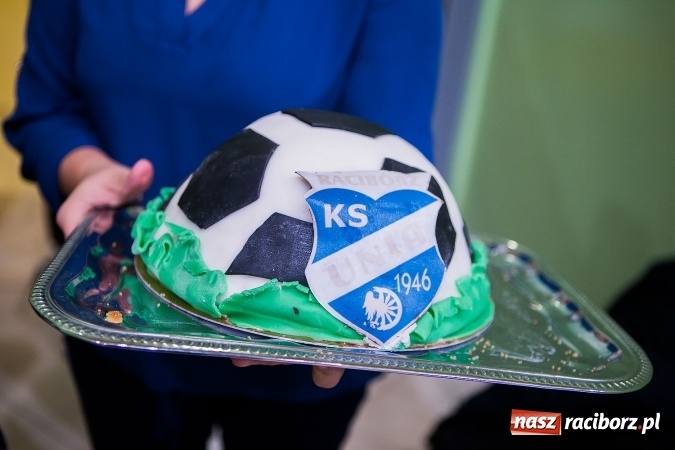 Zdjęcie w galerii na portalu naszraciborz.pl: Unia Racibórz z Pucharem Starosty Raciborskiego wiadomości z regionu