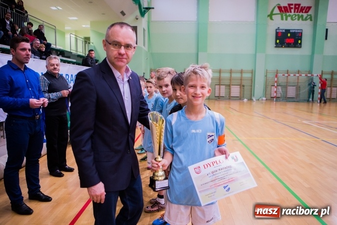 Zdjęcie w galerii na portalu naszraciborz.pl: Unia Racibórz z Pucharem Starosty Raciborskiego wiadomości z regionu