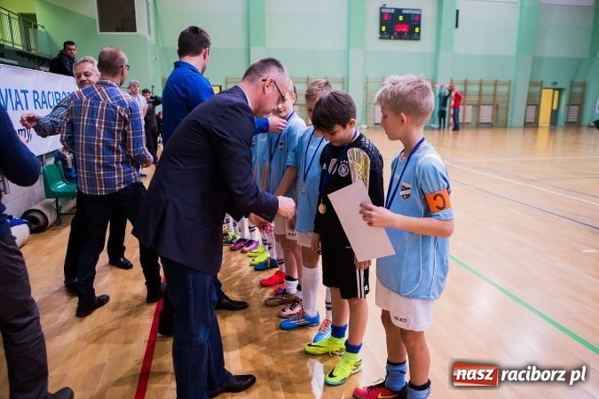 Zdjęcie w galerii na portalu naszraciborz.pl: Unia Racibórz z Pucharem Starosty Raciborskiego wiadomości z regionu