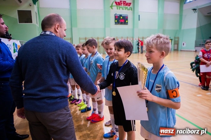Zdjęcie w galerii na portalu naszraciborz.pl: Unia Racibórz z Pucharem Starosty Raciborskiego wiadomości z regionu