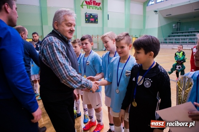 Zdjęcie w galerii na portalu naszraciborz.pl: Unia Racibórz z Pucharem Starosty Raciborskiego wiadomości z regionu