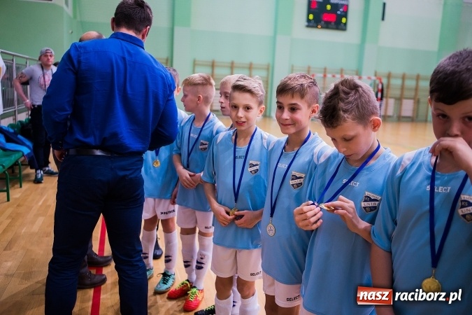 Zdjęcie w galerii na portalu naszraciborz.pl: Unia Racibórz z Pucharem Starosty Raciborskiego wiadomości z regionu