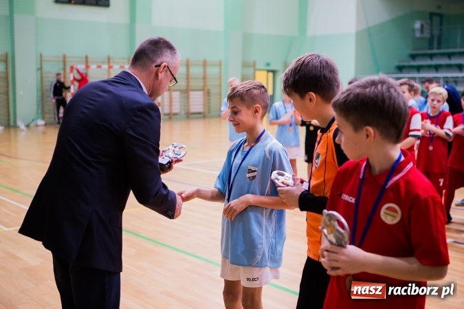 Zdjęcie w galerii na portalu naszraciborz.pl: Unia Racibórz z Pucharem Starosty Raciborskiego wiadomości z regionu