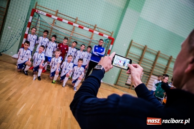 Zdjęcie w galerii na portalu naszraciborz.pl: Unia Racibórz z Pucharem Starosty Raciborskiego wiadomości z regionu