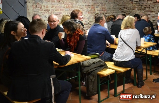 Zdjęcie w galerii na portalu naszraciborz.pl: Jarmark w Starym Opactwie przyciąga tłumy!  wiadomości z regionu