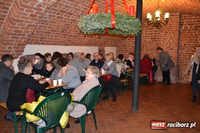 Zdjęcie w galerii na portalu naszraciborz.pl: Jarmark w Starym Opactwie przyciąga tłumy!  wiadomości z regionu