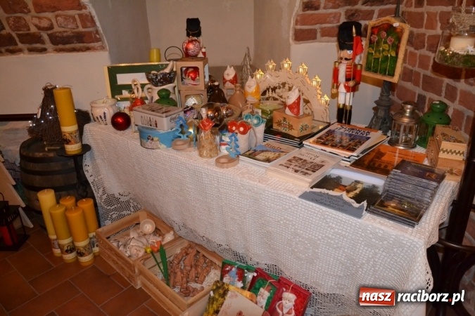 Zdjęcie w galerii na portalu naszraciborz.pl: Jarmark w Starym Opactwie przyciąga tłumy!  wiadomości z regionu