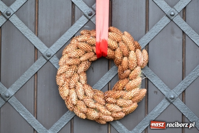 Zdjęcie w galerii na portalu naszraciborz.pl: Jarmark w Starym Opactwie przyciąga tłumy!  wiadomości z regionu