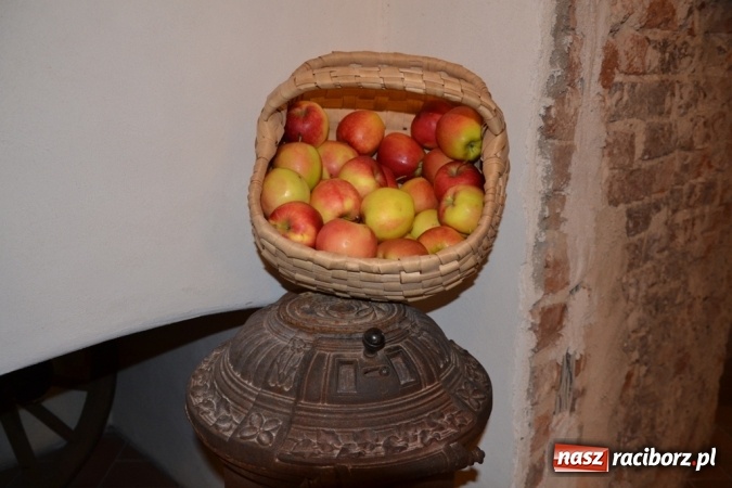 Zdjęcie w galerii na portalu naszraciborz.pl: Jarmark w Starym Opactwie przyciąga tłumy!  wiadomości z regionu