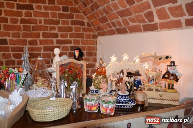 Zdjęcie w galerii na portalu naszraciborz.pl: Jarmark w Starym Opactwie przyciąga tłumy!  wiadomości z regionu